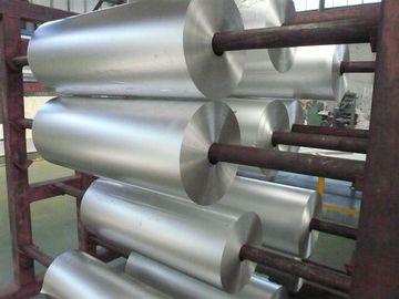 Китай Алюминиевая фольга ширина 100мм до 1200мм 0.006мм до 0.2мм для ярлыка фольги напитка поставщик