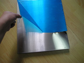 Китай Coverd отделывает поверхность плита/лист точности сплава алюминиевые с голубым фильмом PVC доступным завод